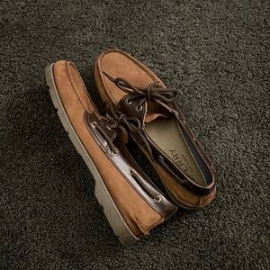 Size 9.5 men’s Sperrys
